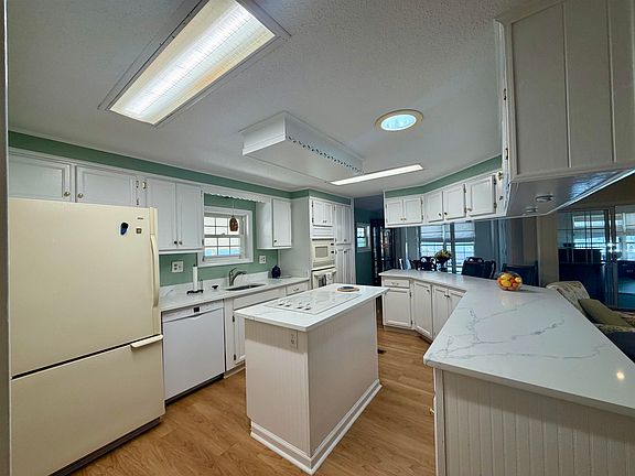 3rd image of 440 Pampas Dr.
