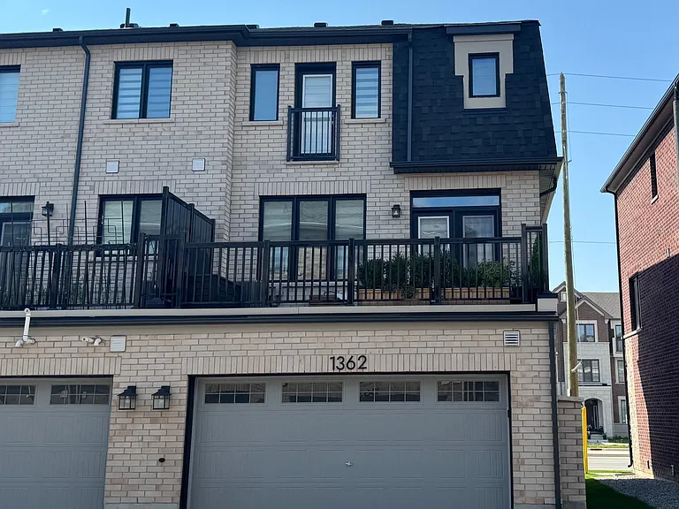 1362 William Halton Pkwy W — Photo 20
