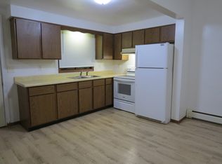 142 East St APT A, Potosi, WI 53820