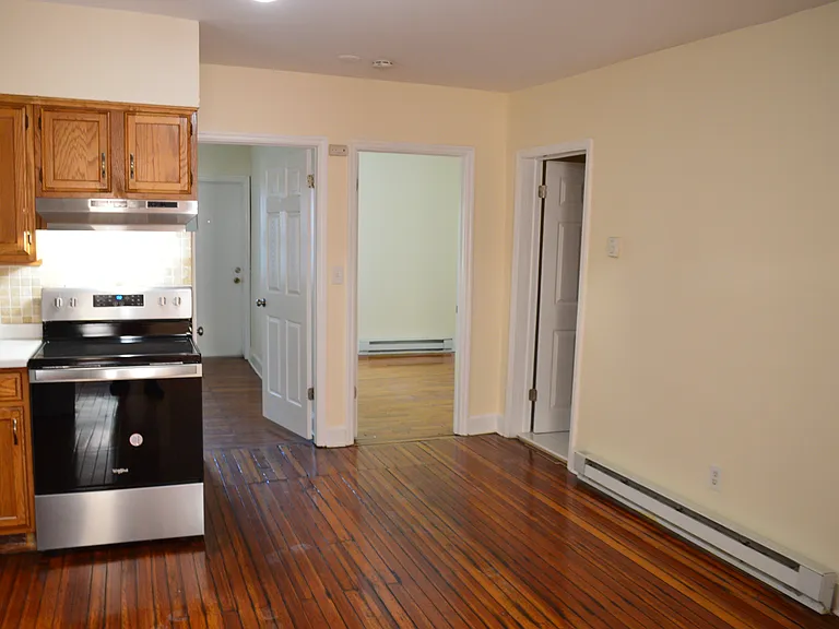 381 Madison Ave #1 — Photo 9