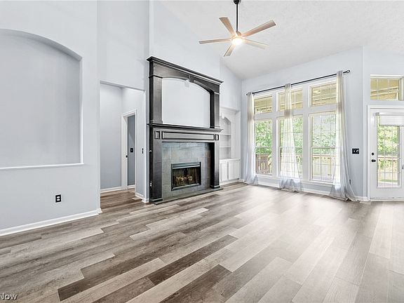 3rd image of 5514 Hideaway Dr