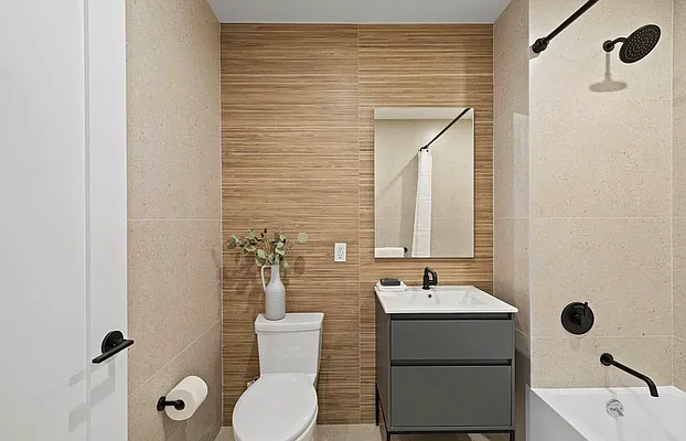 Bathroom, photo 2