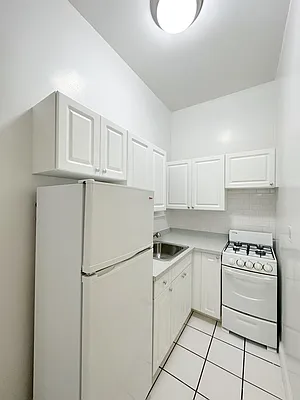 Rented by City Connections Realty | media 20