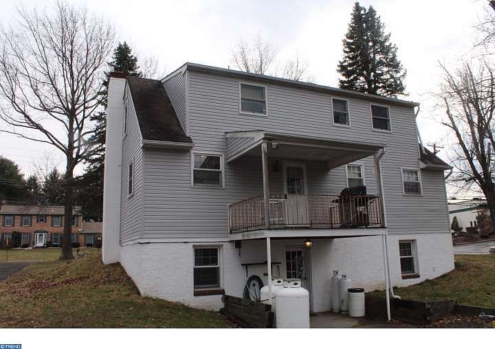 2nd image of 322 Willowbrook Rd