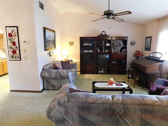 2nd image of 980 Dawson Dr