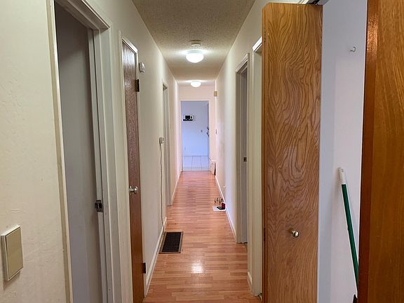 5th image of 823 E 24th St