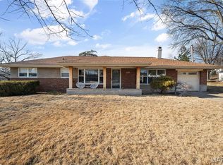 8820 Anaconda Dr, Saint Louis, MO 63126