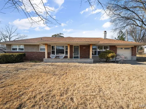 8820 Anaconda Dr, Saint Louis, MO 63126