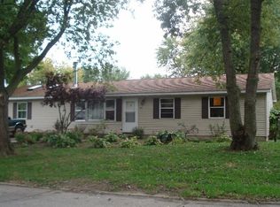 428 Newcastle Rd, Valparaiso, IN 46385