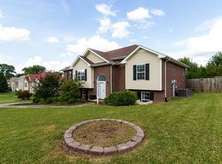 3327 Greenspoint Dr, Clarksville, TN 37042