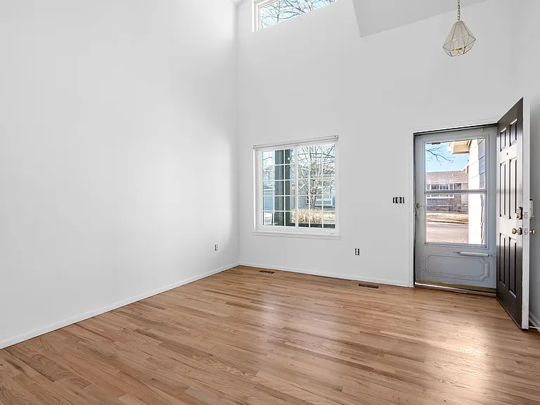 12620 Winona Ct — Photo 10