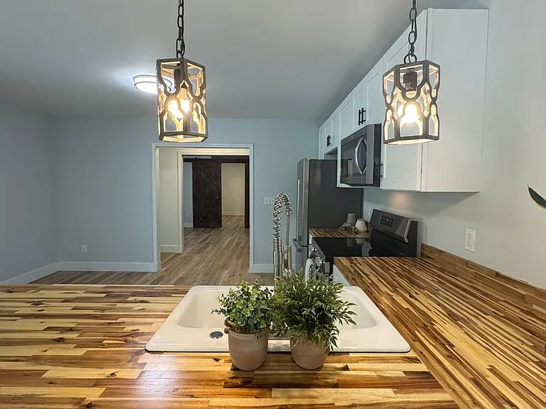 4240 Buck Dr — Photo 13