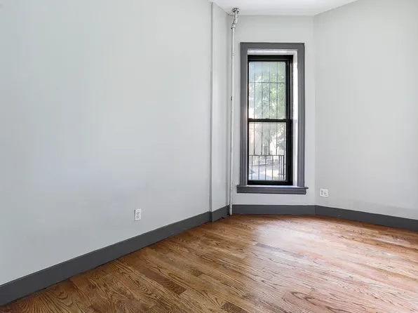 144 Stuyvesant Avenue image 9 of 10