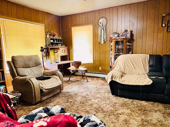 4th image of 393 W Center St