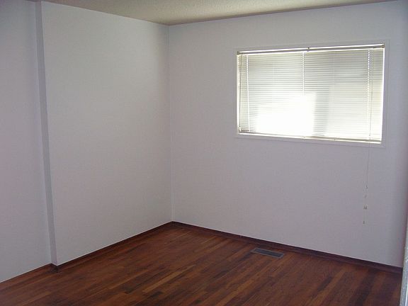 4th image of 234 N Desdemona Dr