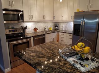 1950 Ithaca Ln N, Plymouth, MN 55447