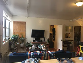 Rented by R New York