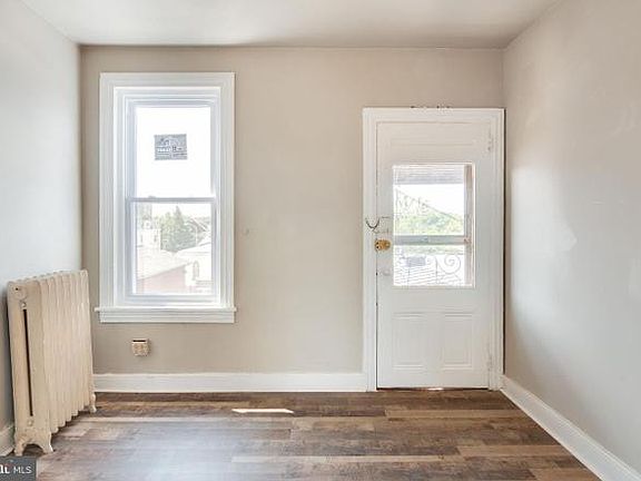 2nd image of 414 Pine St