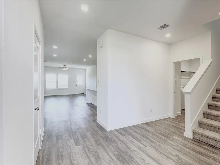 3918 Windy Whisper Dr — Photo 3