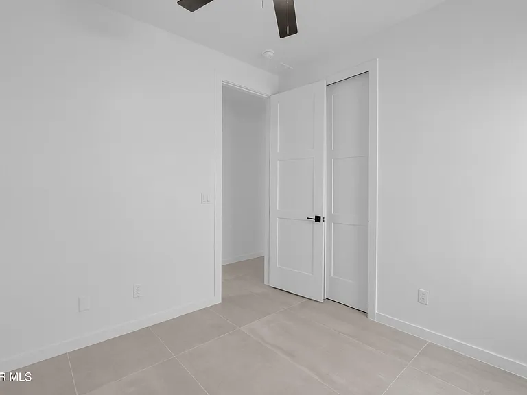 12825 Middlesbrough Ave — Photo 29