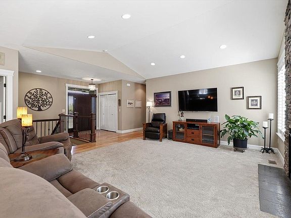 5th image of 9414 N Phoebe St
