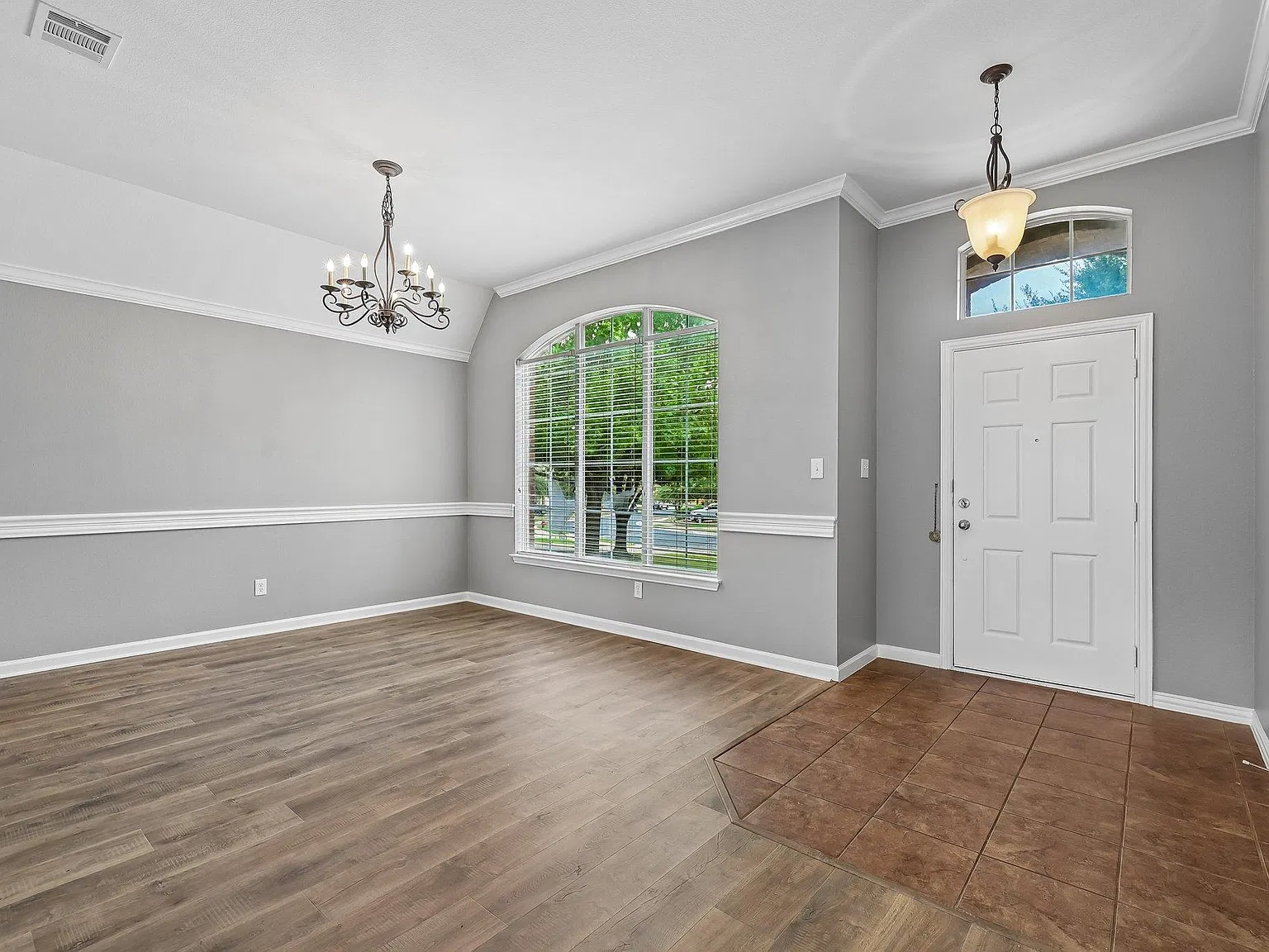3 bed, 2.0 bath, 2032 sqft, $2,250 — Photo 4
