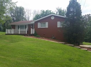 129 Forest Ln, Follansbee, WV 26037