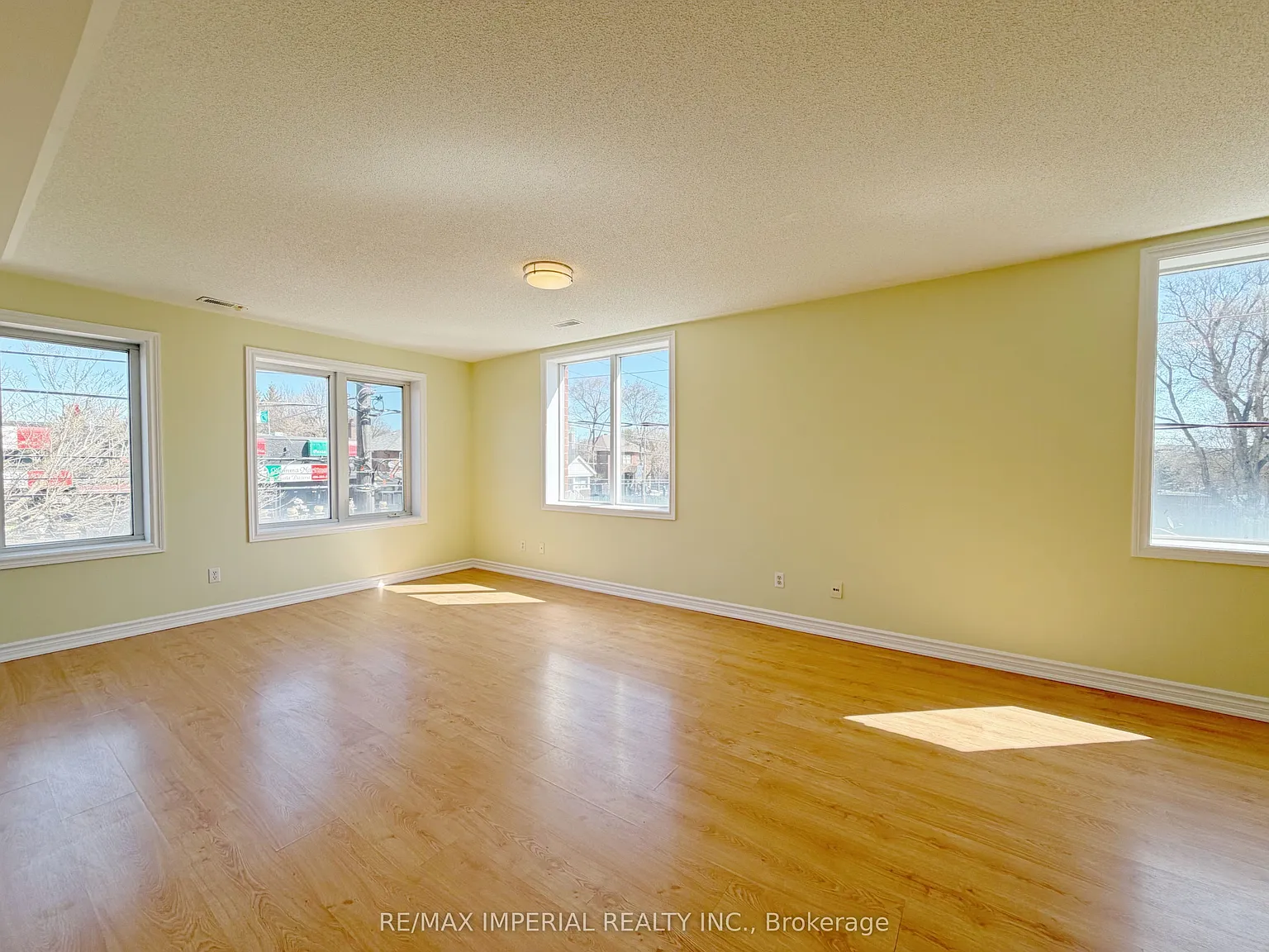 3 bed, $3,800 — Photo 2