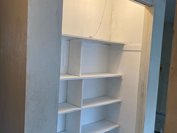 5th image of 7849 Nordica Ave