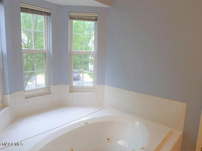 54 Durant Ave — Photo 9