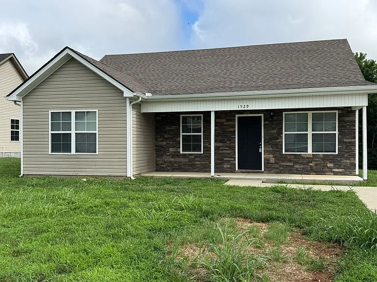 1529 Gambill Wood Dr — Photo 1