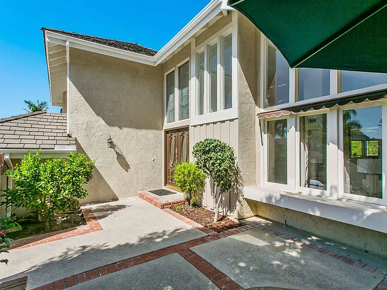 28602 Silverton Dr — Photo 7