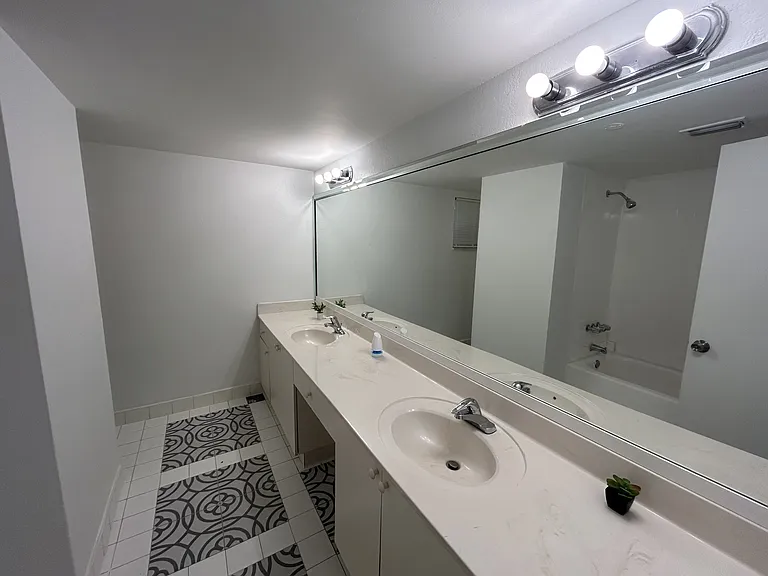 4205 N University Dr #112-1 — Photo 11