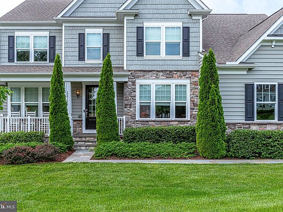 3rd image of 15758 Dorneywood Dr