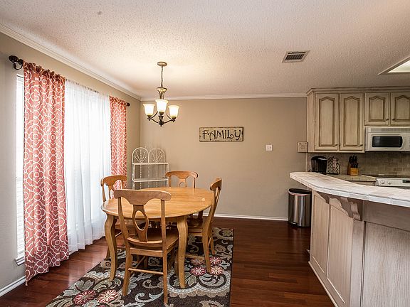 5th image of 2801 Pueblo Dr