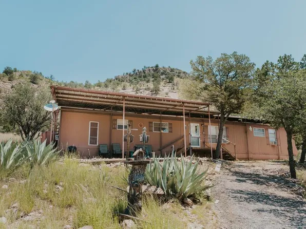 303 Squaw Valley Trl, Fort Davis, TX 79734