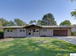 11641 Douglas St, Omaha, NE 68154