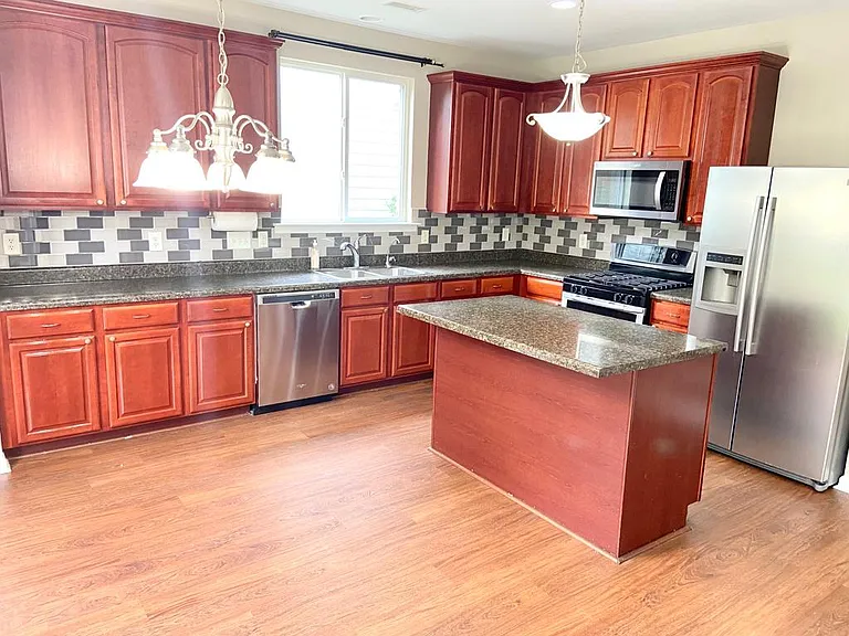 708 Hewespoint Ct — Photo 25