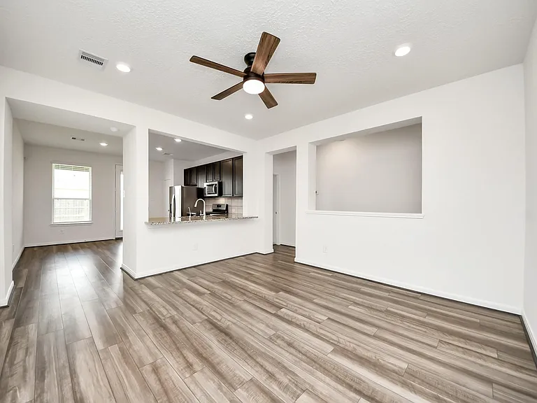 22830 Brisbee Ln — Photo 4