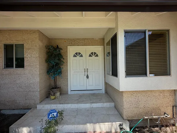23723 Oxnard St, Woodland Hills, CA 91367