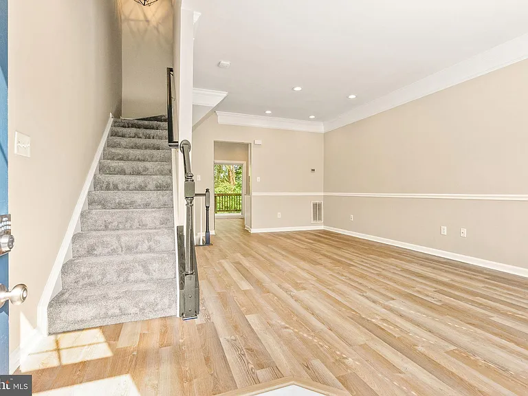 10032 Moxleys Ford Ln — Photo 5