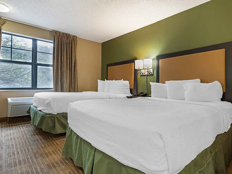 Studio Suite - 2 Full Beds