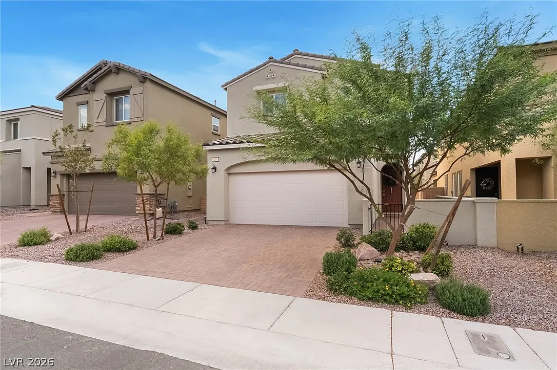 3 bed, 2.5 bath, 1669 sqft, $2,495 — Photo 3