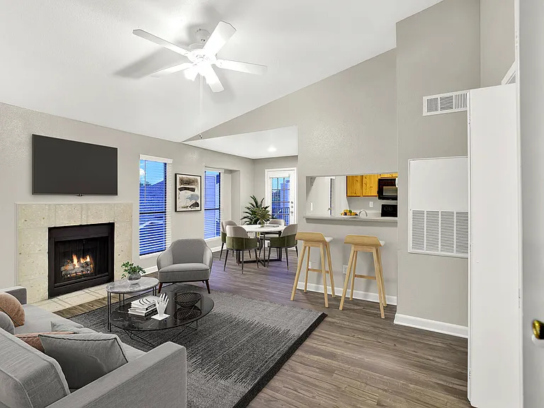 Seacrest Apartments — Photo 8