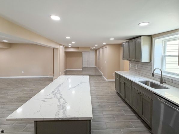17 Maple Grange Rd #1