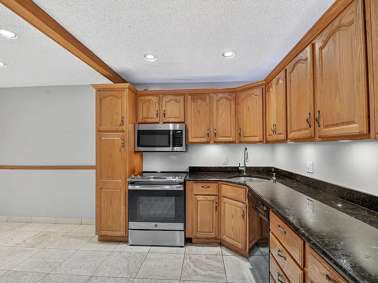 511 Shady Pine Way #D2 — Photo 18