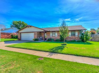 1006 Stonegate St, Weatherford, OK 73096