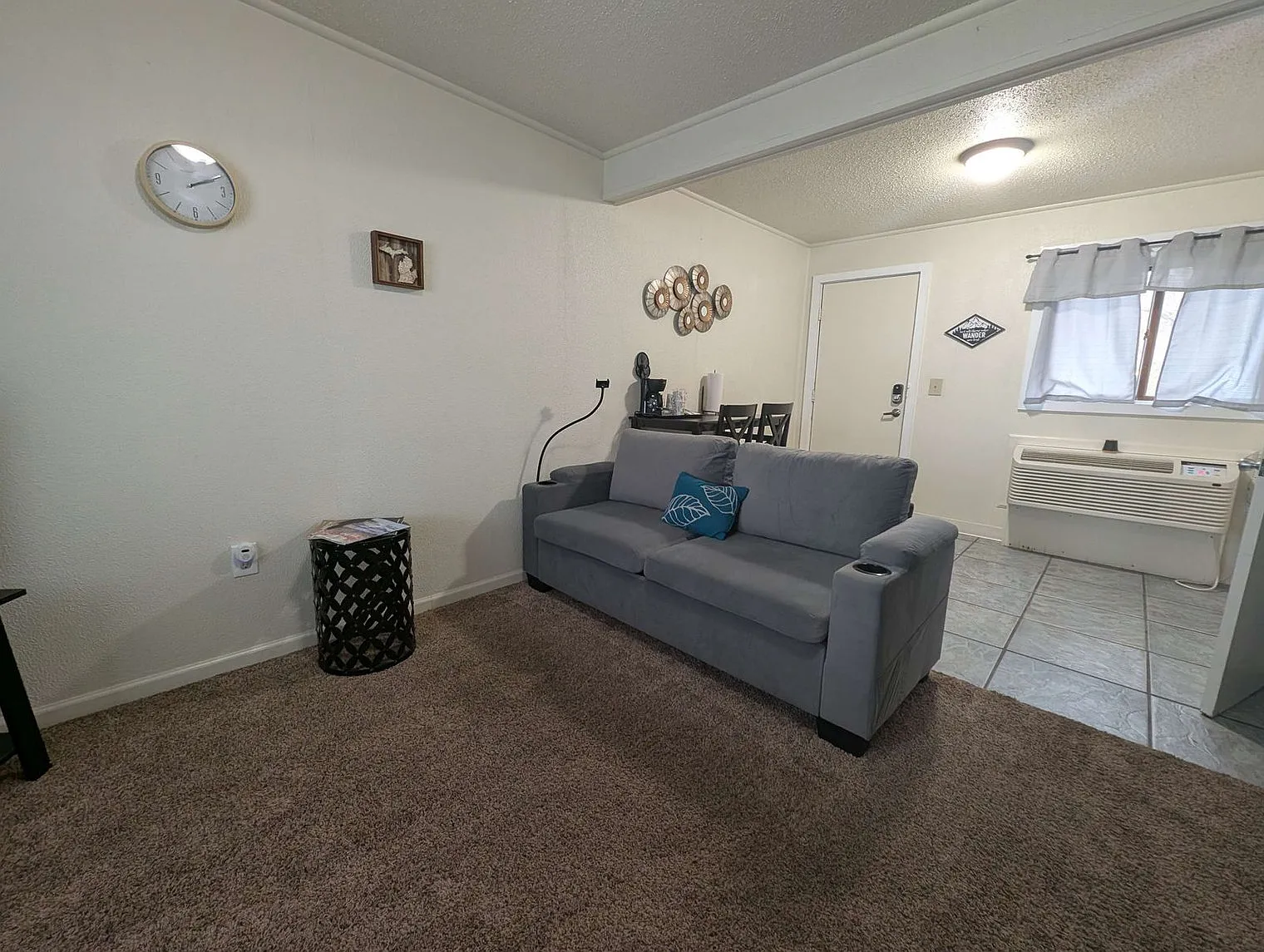 1 bed, 1.0 bath, 592 sqft, $1,486 — Photo 2