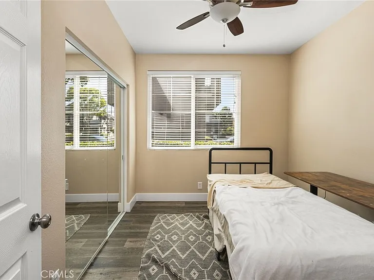 3441 E Berkshire Ct — Photo 23