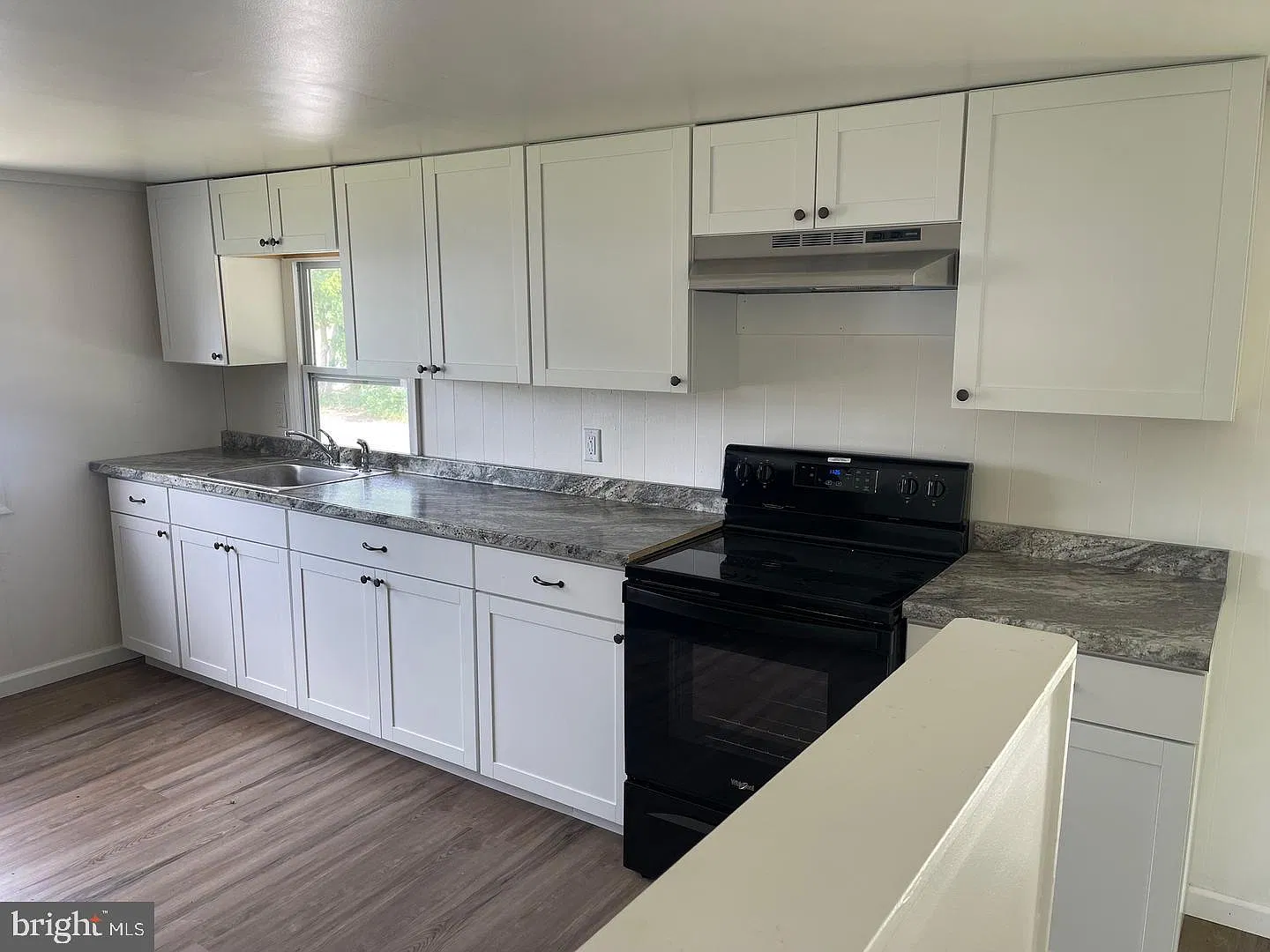 2 bed, 1.0 bath, 720 sqft, $1,150 — Photo 3